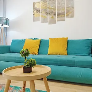 Sunshine - New & Quiet 1br Apt, Business Area, Close To Airport, Highway A3, Subway Apartament