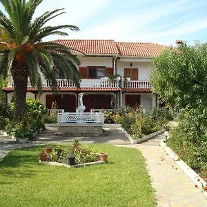 villa-tonia-apartments.hotelschalkidiki.net/